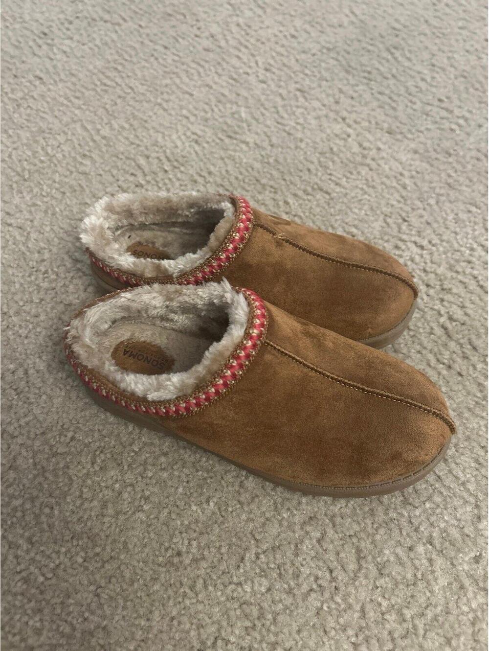 A316 Slippers Sonoma size 6 brown woman